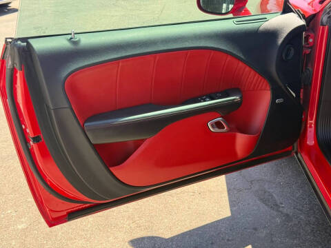 2015 Dodge Challenger R/T Plus Shaker