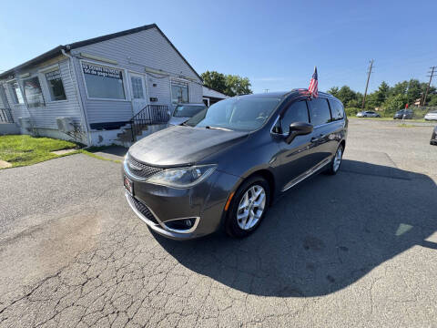 2017 Chrysler Pacifica Touring-L Plus
