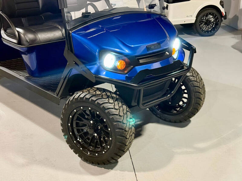 2025 E-Z-GO Express L6