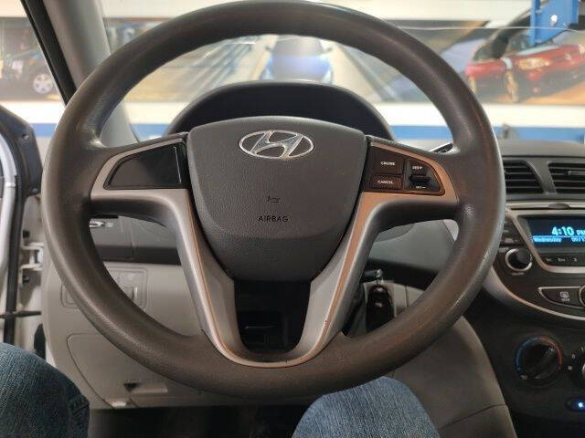 2017 Hyundai Accent SE