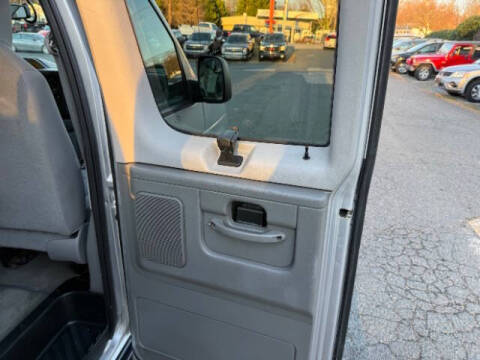 2013 Ford E-Series E-350 SD XLT