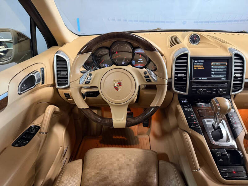 2014 Porsche Cayenne Platinum
