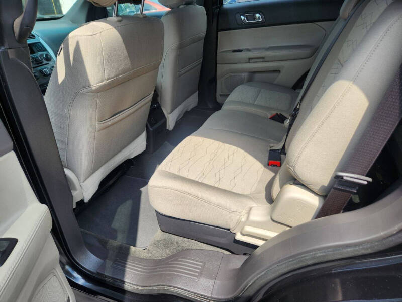 2015 Ford Explorer Base - Photo 17