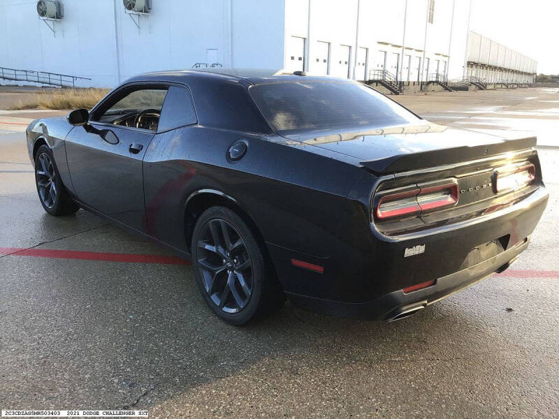 2021 Dodge Challenger SXT