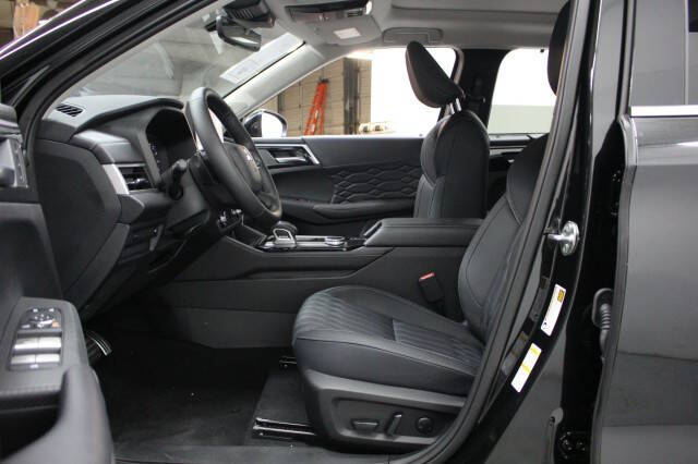 2025 Mitsubishi Outlander SEL