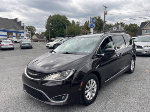 2017 Chrysler Pacifica Touring-L