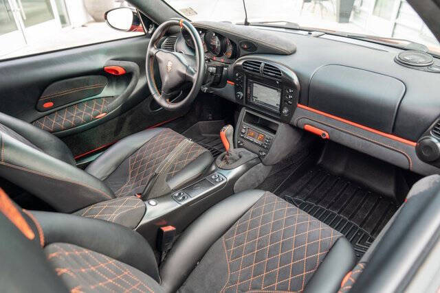 2003 Porsche 911 8