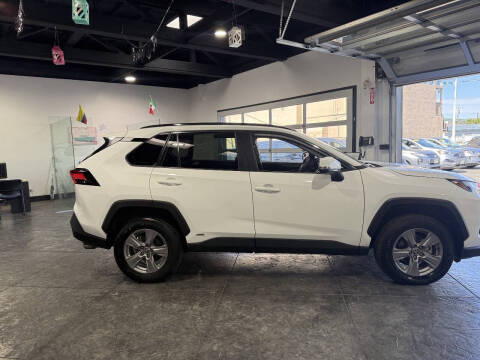 2023 Toyota RAV4 Hybrid XLE
