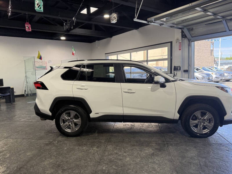 2023 Toyota RAV4 Hybrid XLE