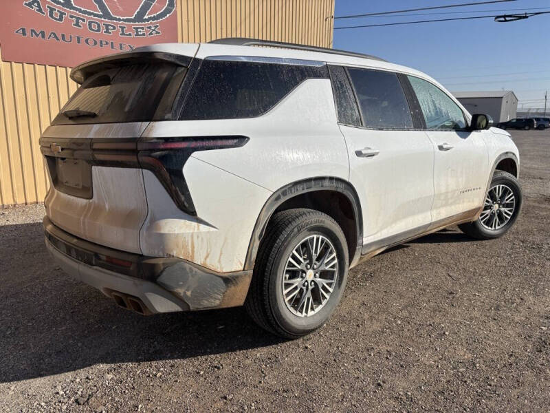 2025 Chevrolet Traverse LT