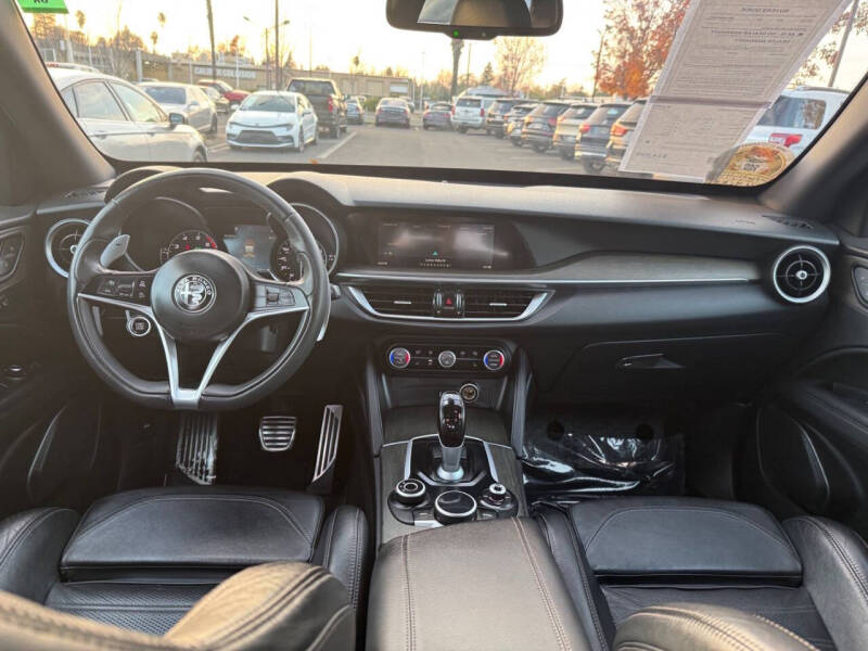 2018 Alfa Romeo Stelvio Ti Sport