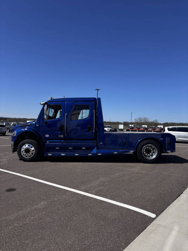 2025 Freightliner M2 106