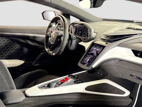 2024 Lamborghini Revuelto