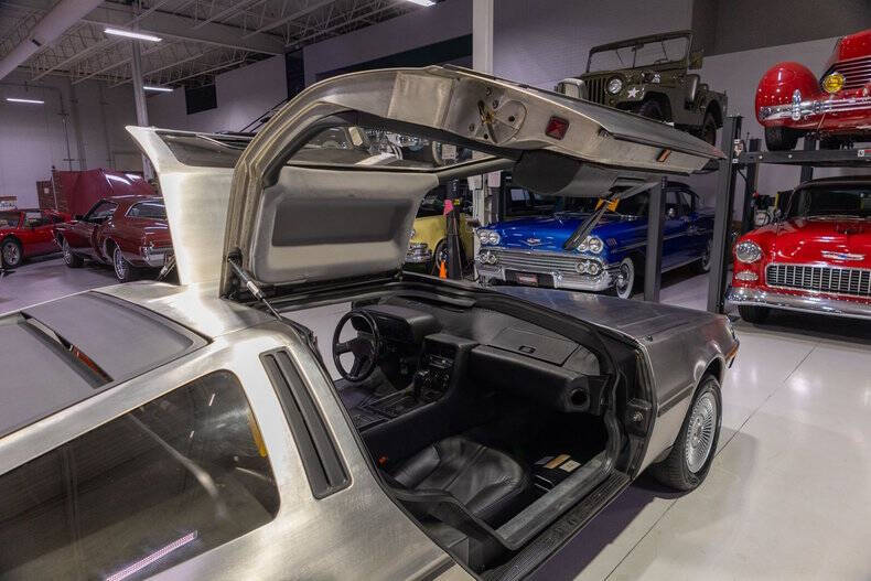 1981 DeLorean DMC-12