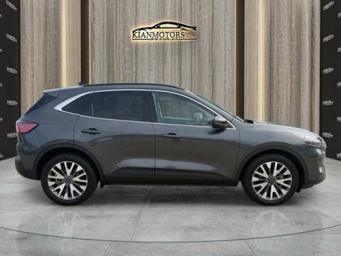 2020 Ford Escape Titanium