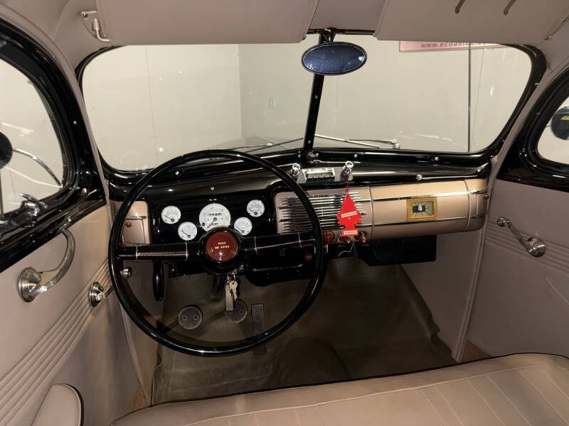 1940 Ford Deluxe