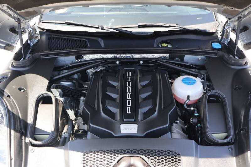 2015 Porsche Macan S