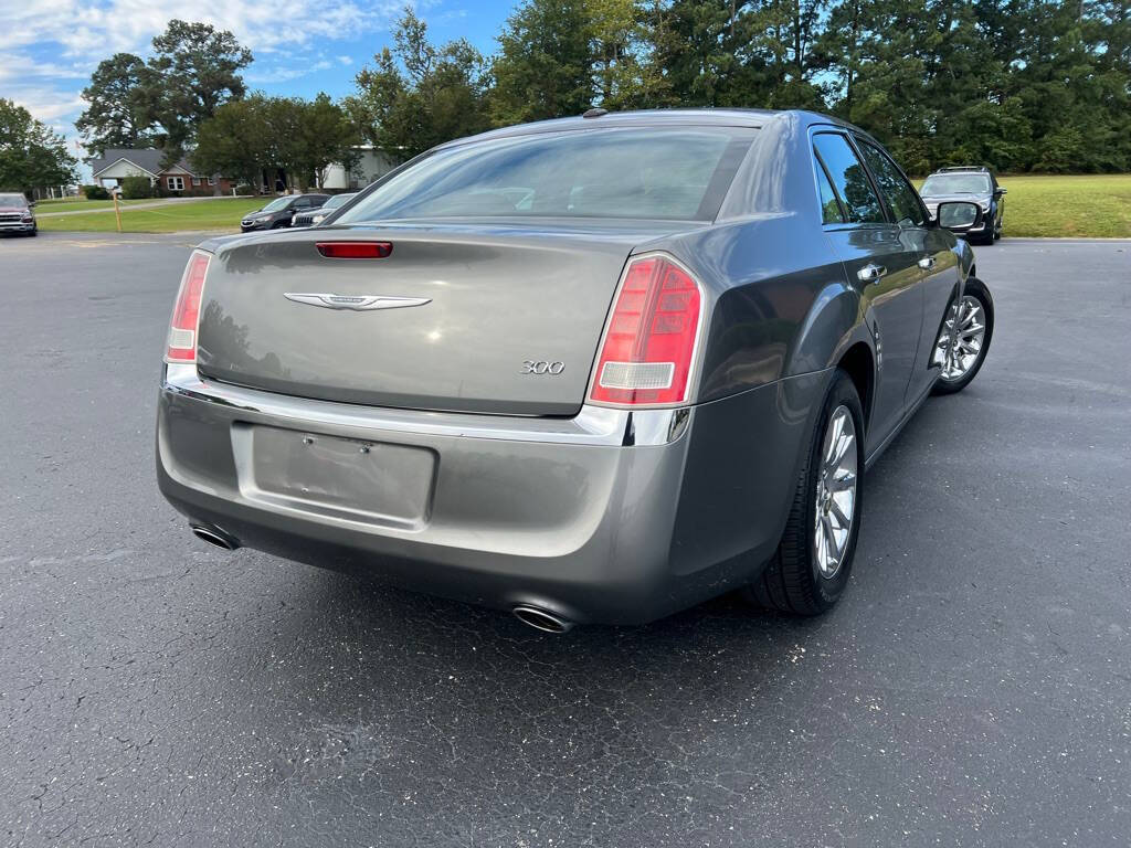 2012 Chrysler 300 Limited photo 10