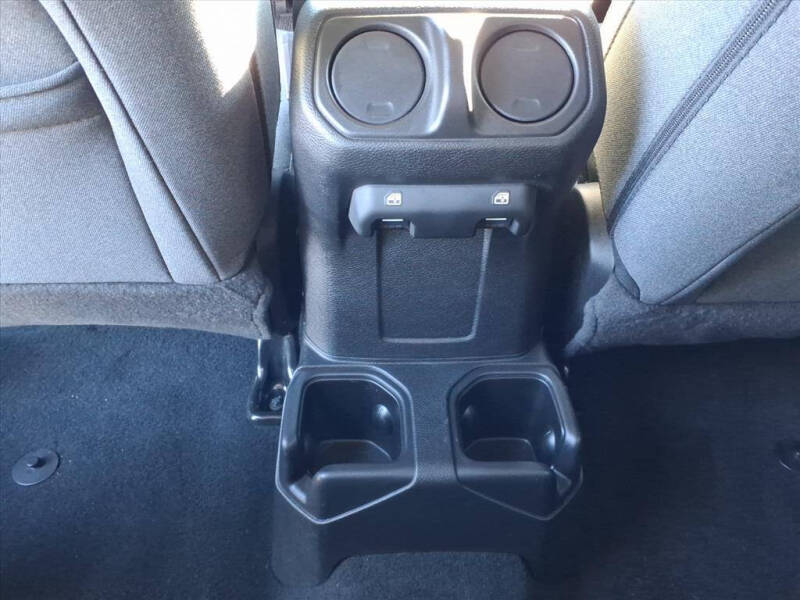 2024 Jeep Gladiator Sport