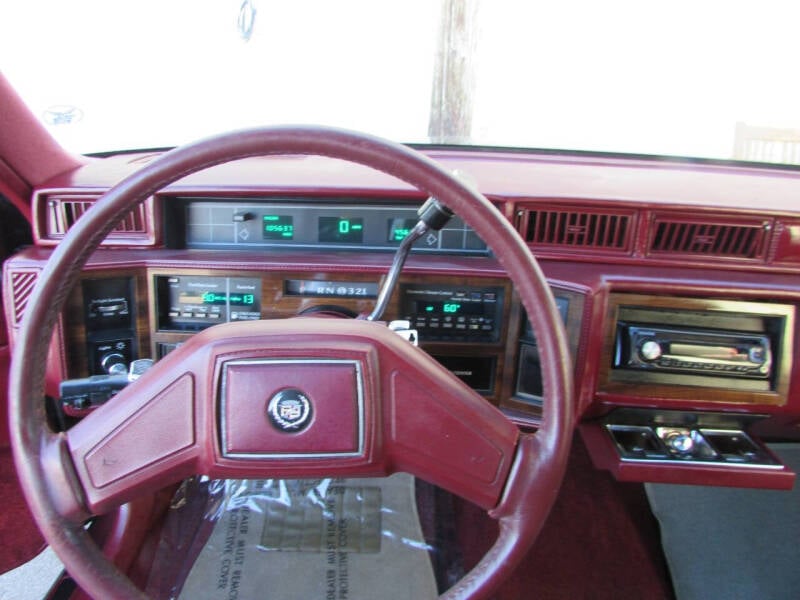 1989 Cadillac DeVille null photo 17