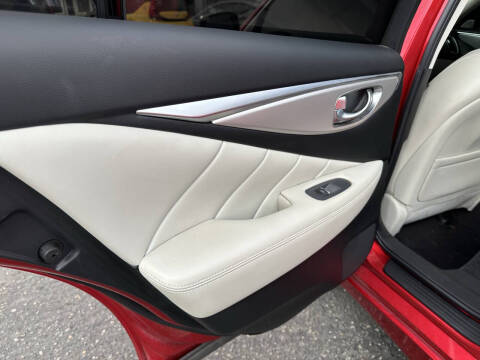 2022 Infiniti Q50 Luxe