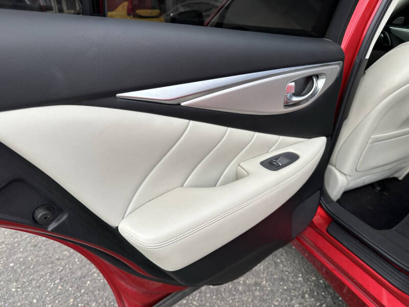 2022 Infiniti Q50 Luxe