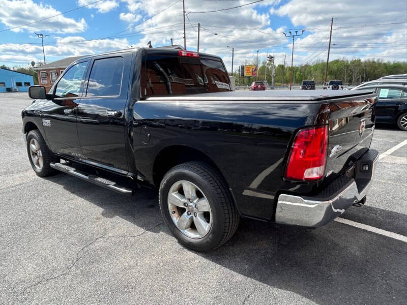 2015 RAM 1500 SLT