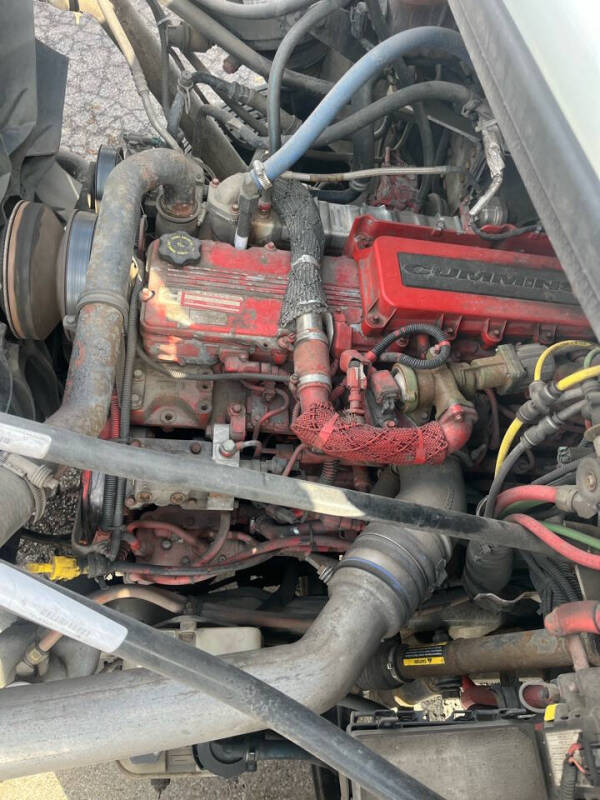 2013 Freightliner 108 SD