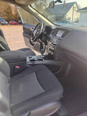 2017 Nissan Pathfinder Platinum