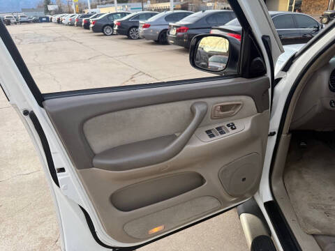 2005 Toyota Sequoia SR5