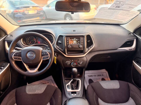 2017 Jeep Cherokee Sport