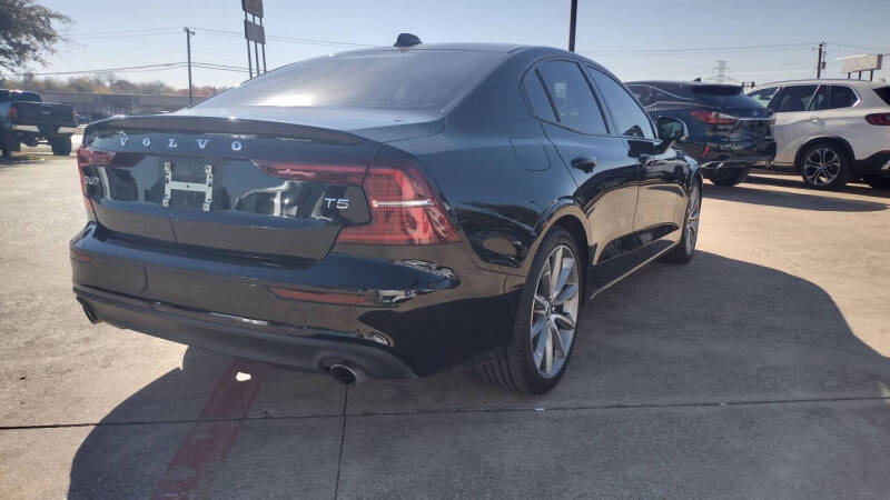 2019 Volvo S60 T5 Momentum