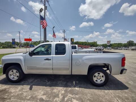 2013 Chevrolet Silverado 1500 for sale at BIG 7 USED CARS INC in League City TX