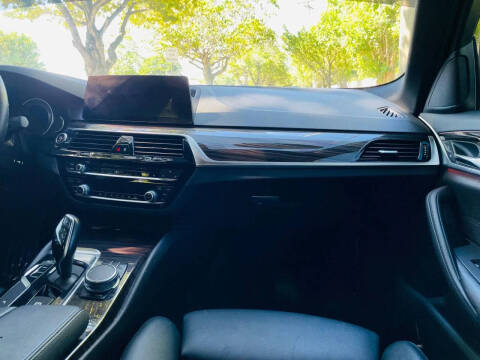 2019 BMW 5 Series 530i