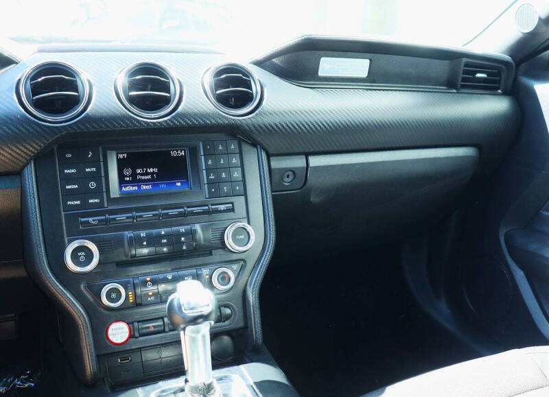 2017 Ford Mustang V6