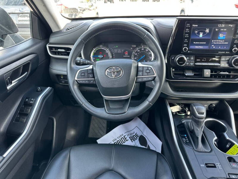 2022 Toyota Highlander Hybrid XLE