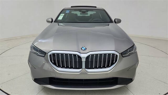 2025 BMW 5 Series 530i