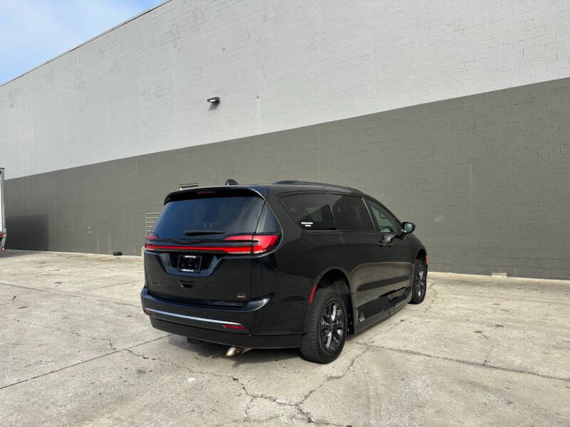 2021 Chrysler Pacifica Touring L