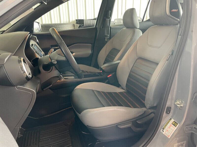 2021 Nissan Kicks SR
