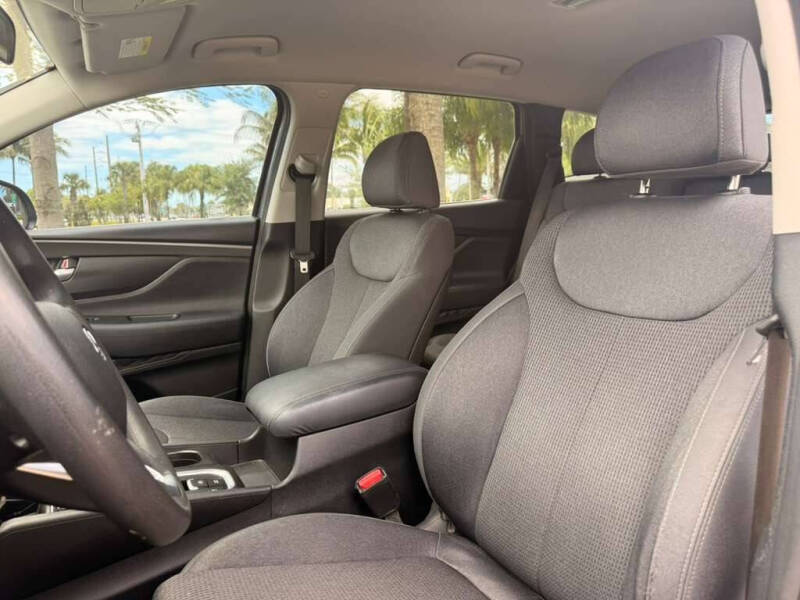 2019 Hyundai Santa Fe SE 2.4L