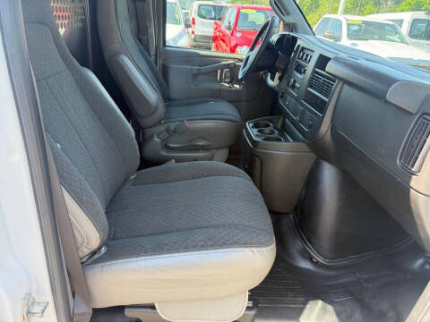 2024 Chevrolet Express 2500