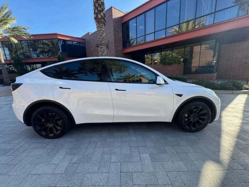 2024 Tesla Model Y Long Range