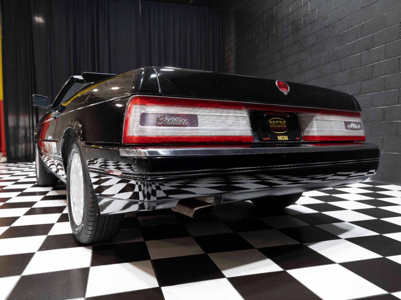 1992 Cadillac Allante 22