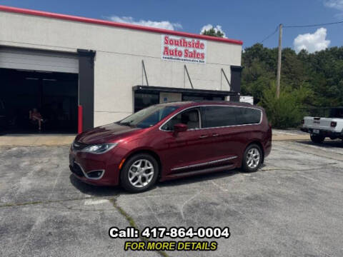 2017 Chrysler Pacifica Touring-L
