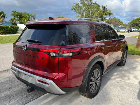 2022 Nissan Pathfinder SL
