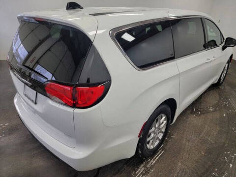 2026 Chrysler Voyager LX