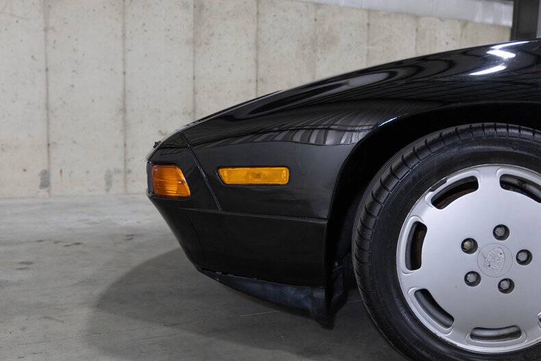 1987 Porsche 928 S4