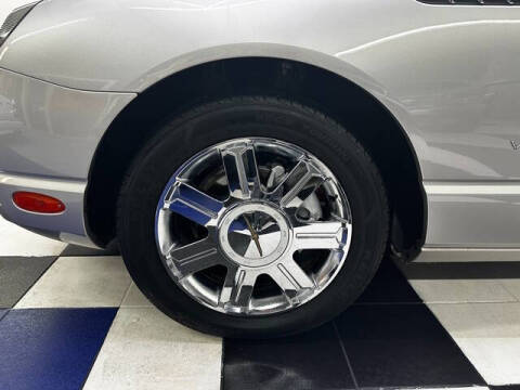 2004 Ford Thunderbird Deluxe