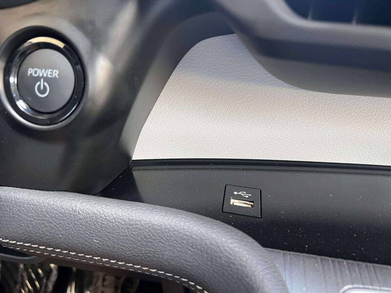 2025 Toyota Sienna LE 8-Passenger