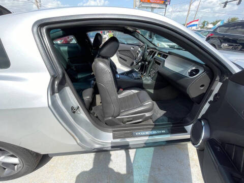 2012 Ford Mustang V6